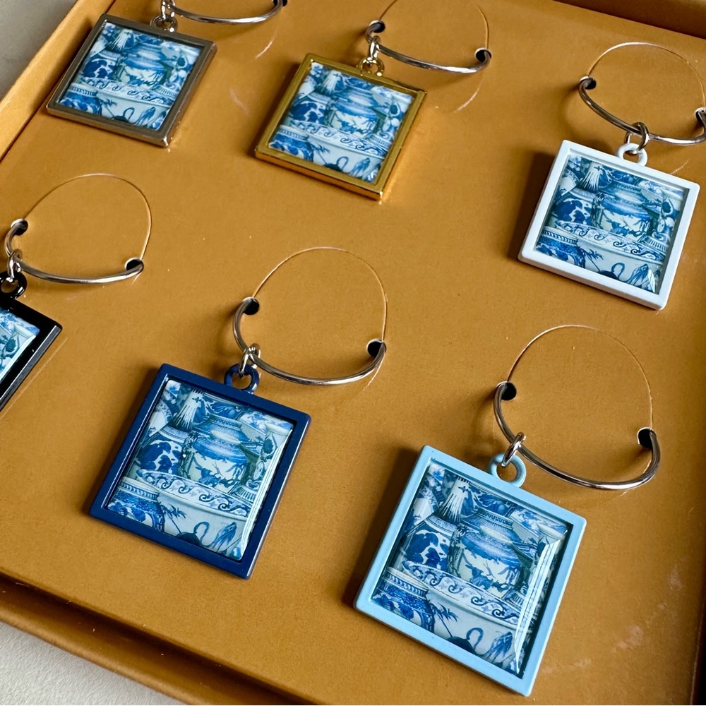 NEW Annie Modica Découpage Whine Charms set of 6